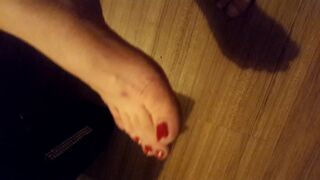 Old Girlfriend large long sweet feets, long red toes