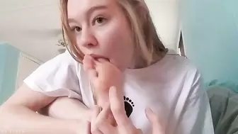 Blonde Youngster Soles & Toes Self Worship Feet