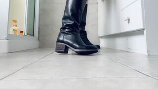 Leather riding boots