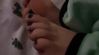 Jizz on ex-wife cute blue toes