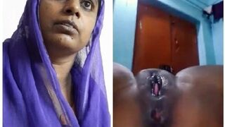 Muslim Aunty compromise with hindu house owner