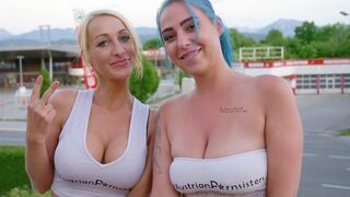 2 busty amatuer models give a dildo show