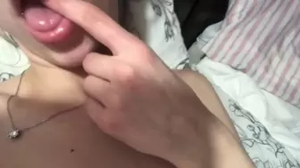 MIX OF OF AMATUER MASTURBATES VIDEOS OF MY WET 18 YEAR CUNT IN DIFFERENT POSITIONS