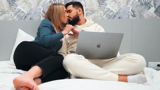 Perfect bitch seduces a virgin stud on first date - Jizz in twat