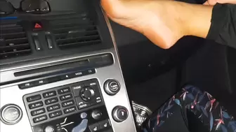 Selena's unexpected oral sex in a car