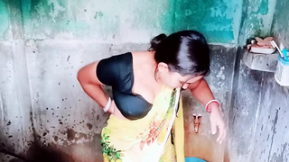 ????BENGALI BHABHI IN BATHROOM FULL VIRAL MMS (Cheating Ex-wife Homemade Amatuer Ex-wife Real Home-made Tamil 18 Year Older Indian Uncensor