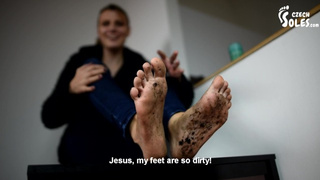 Slutty feet from barefoot walking (SELF PERSPECTIVE wild feet, kinky raw feet, foot goddess, attractive soles toes)