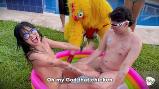Frisby's chicken organizes fight between ALIX VLOGS and LARA ROSS to see who will fuck his wide prick