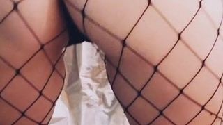 Sexy girl shakes her big ass