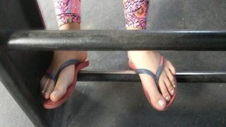 Candid Girl on bus with amazing feet and toes in flip flops