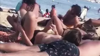 Voyeur a la plage (136) - topless girls beach show