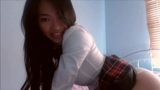 Naughty Asian in Schoolgirl-Outfit Chatted Via NeroSex!