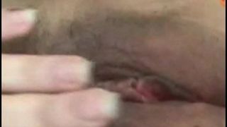 Eka milf from sabah rubbing her pussy