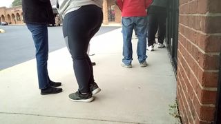 Pawg Booty in Leggings