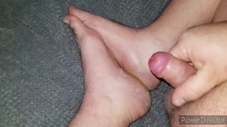 I jerk off on my Feet