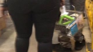Fat bubble butt in black leather leggings