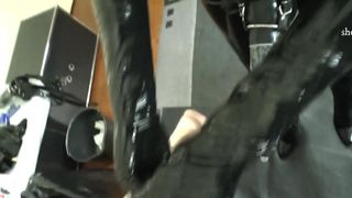 Strapon executrix